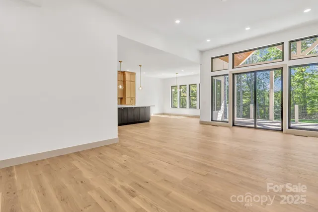 $797,000 | 27 Baxter Woods Lane, Candler, NC 28715