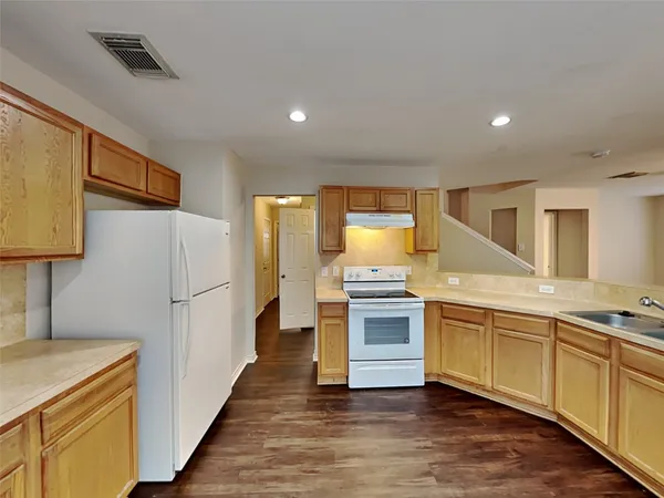 $1,930 | 2219 Shady Pine Drive, Conroe, TX 77301