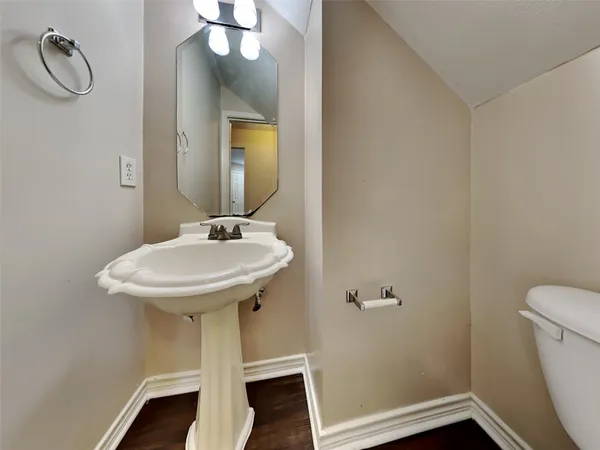 $1,930 | 2219 Shady Pine Drive, Conroe, TX 77301