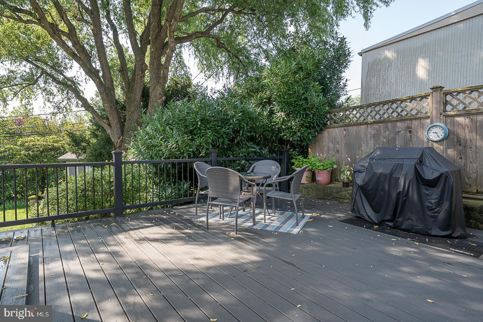 33 Rittenhouse Road Broomall, PA 19008 - Photo 45 of 47 a view of a chairs and table in a patio