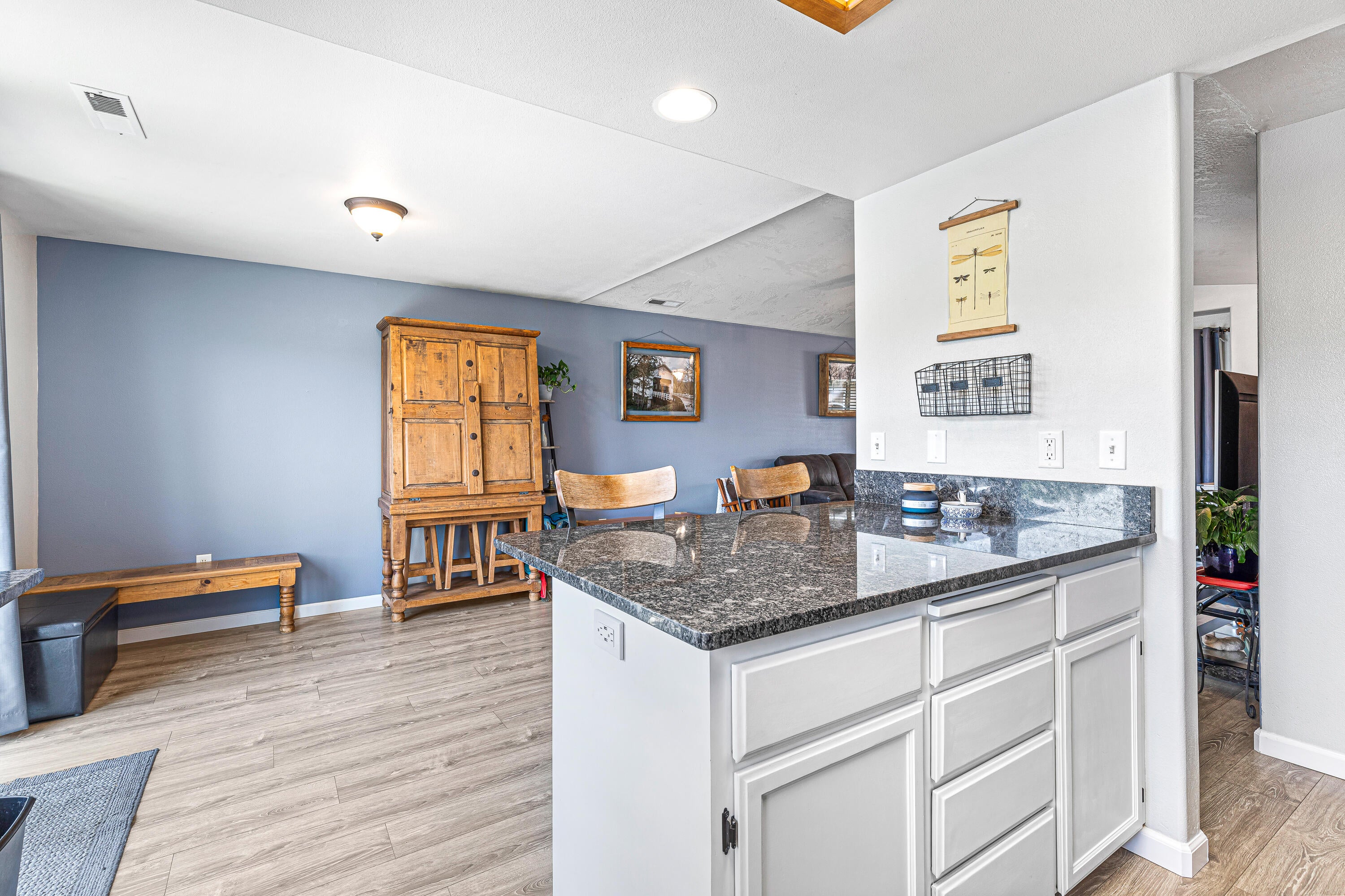 306 Sandi Way Eagle Point, OR 97524 - Photo 11 of 33 9R9A9309