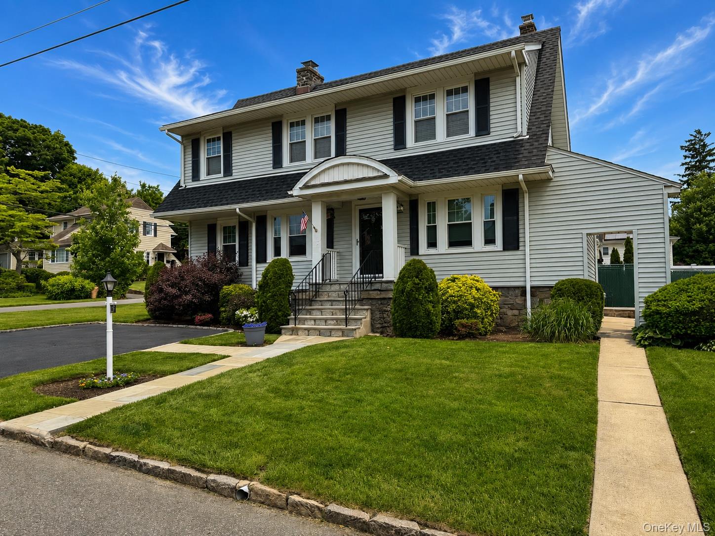 118 Gaylor Road Scarsdale, NY 10583 - Photo 3 of 14
