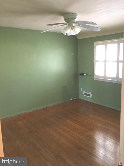 5235 Fredcrest Road Baltimore, MD 21229 - Photo 8 of 12 Master Bed