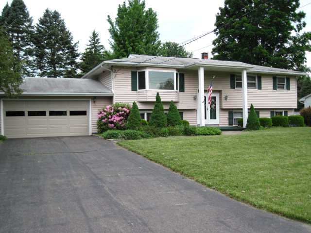 233 Robin Road Horseheads, NY 14845 - Photo 1 of 1 Gallery Image 1