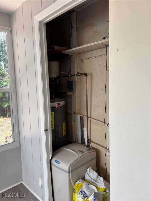 4232 Tamargo Drive New Port Richey, FL 34652 - Photo 7 of 20 a utility room with dryer and washer