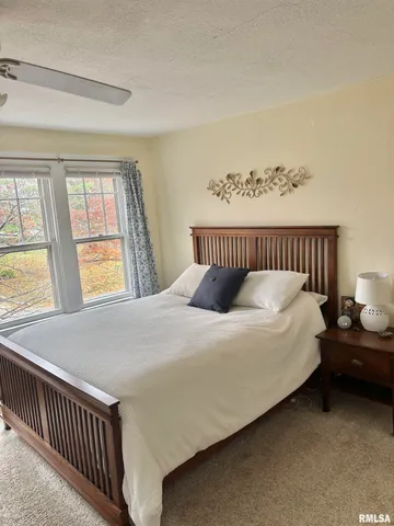 $135,000 | 310 Woodland Place, Jacksonville, IL 62650