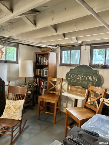 $135,000 | 310 Woodland Place, Jacksonville, IL 62650