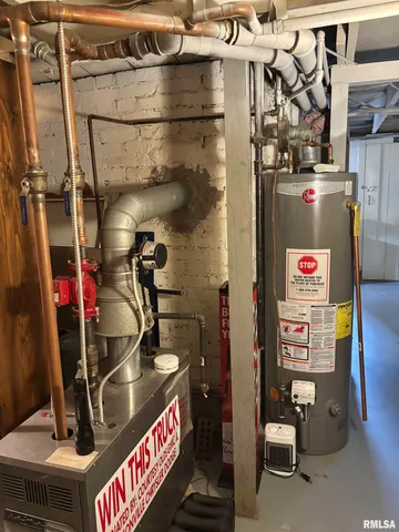 $135,000 | 310 Woodland Place, Jacksonville, IL 62650