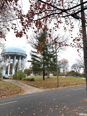 $135,000 | 310 Woodland Place, Jacksonville, IL 62650