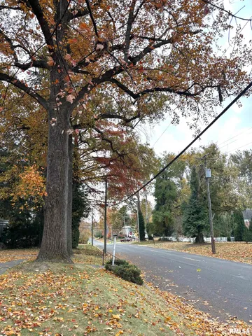 $135,000 | 310 Woodland Place, Jacksonville, IL 62650