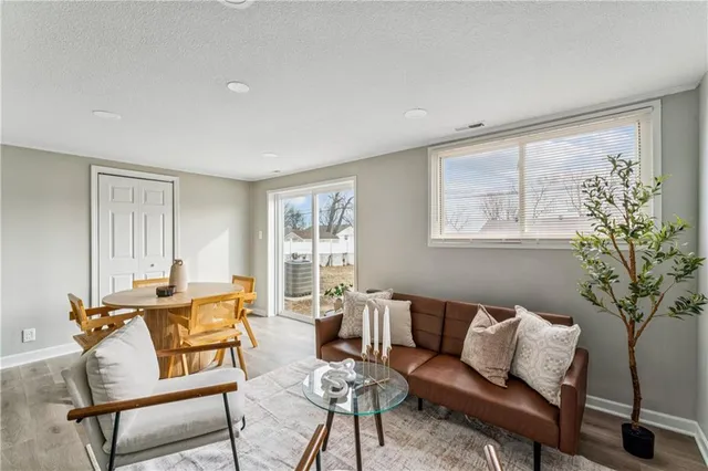 $259,950 | 827 North Choctaw Avenue, Independence, MO 64056