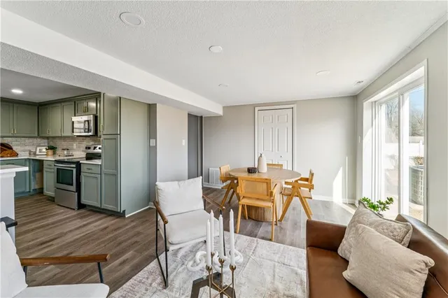 $259,950 | 827 North Choctaw Avenue, Independence, MO 64056