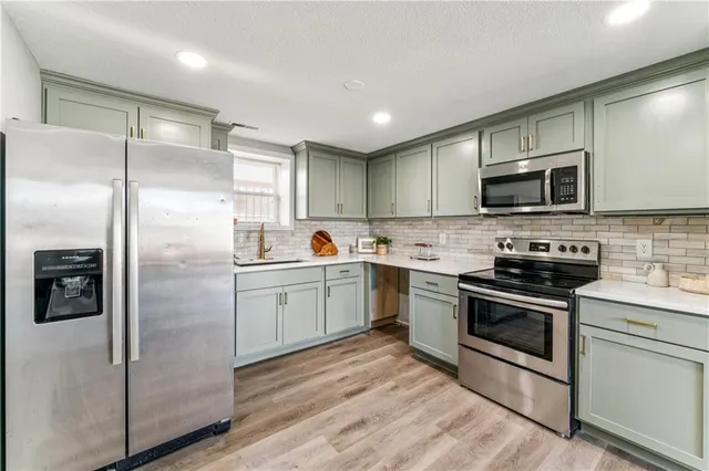 $259,950 | 827 North Choctaw Avenue, Independence, MO 64056