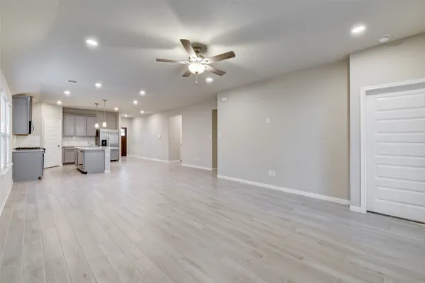 $2,295 | 12902 Royal Ann Way, Tomball, TX 77375