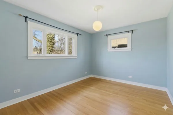 $3,200 | 556 Barton Avenue, Unit 2, Evanston, IL 60202