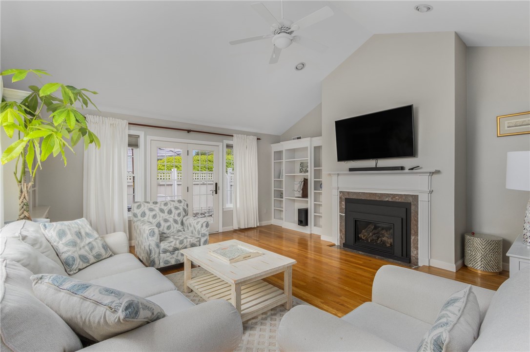 213 Corey Lane, Unit 213 Middletown, RI 02842 - Photo 13 of 40
