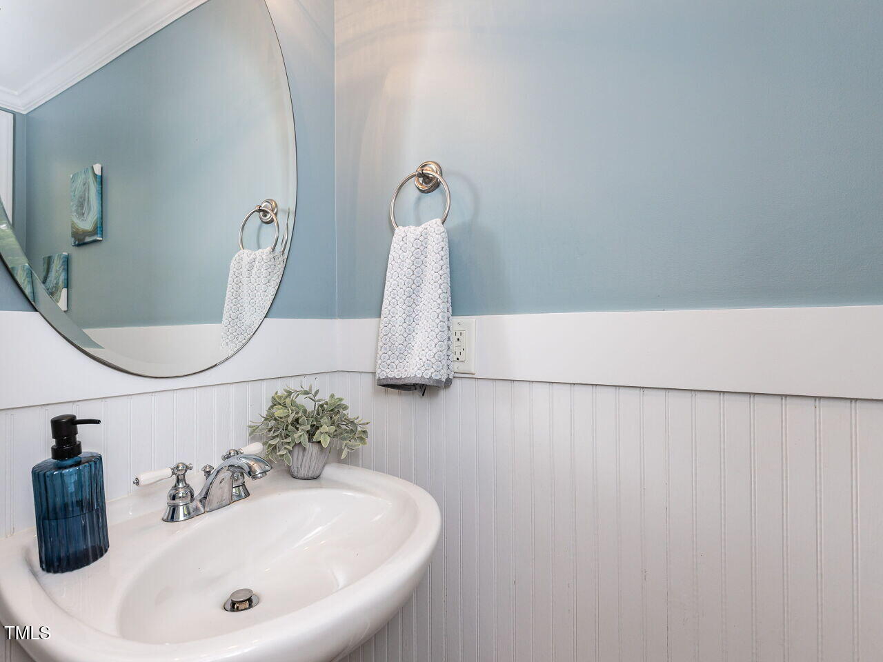 204 Flint Point Lane Holly Springs, NC 27540 - Photo 12 of 40 020-1280x960-half-bath