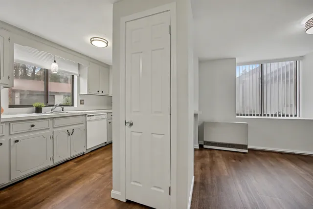 $290,000 | 11 Essex Green Court, Merrimack, NH 03054