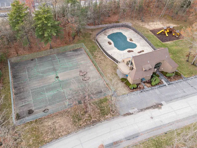 $290,000 | 11 Essex Green Court, Merrimack, NH 03054