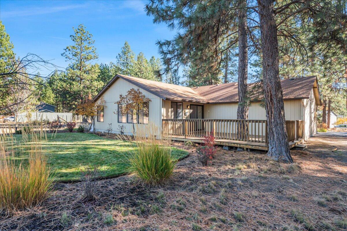 19304 Baker Road Bend, OR 97702 - Photo 29 of 38 Backyard