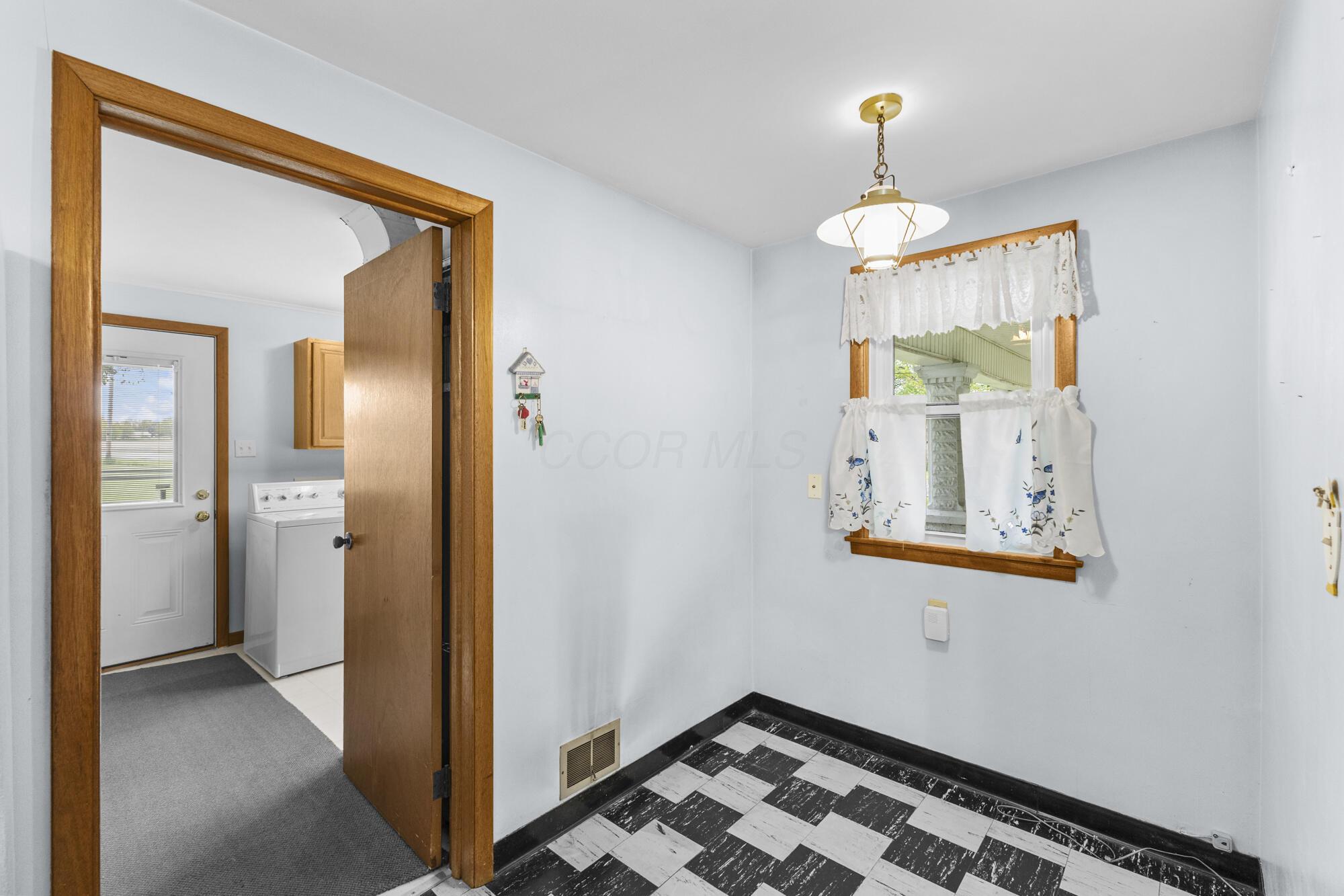 4002 Radnor Road Radnor, OH 43066 - Photo 13 of 53 14_14