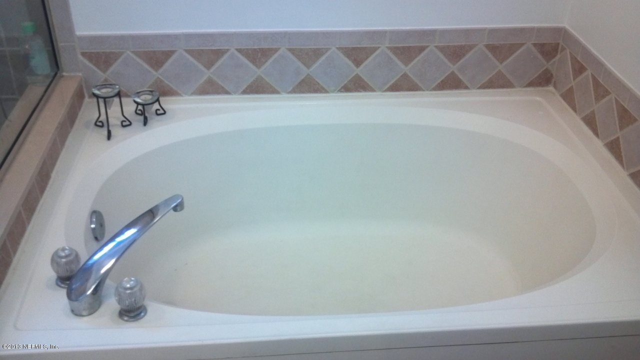 9129 Sable Ridge Court Jacksonville, FL 32244 - Photo 12 of 31 Garden tub