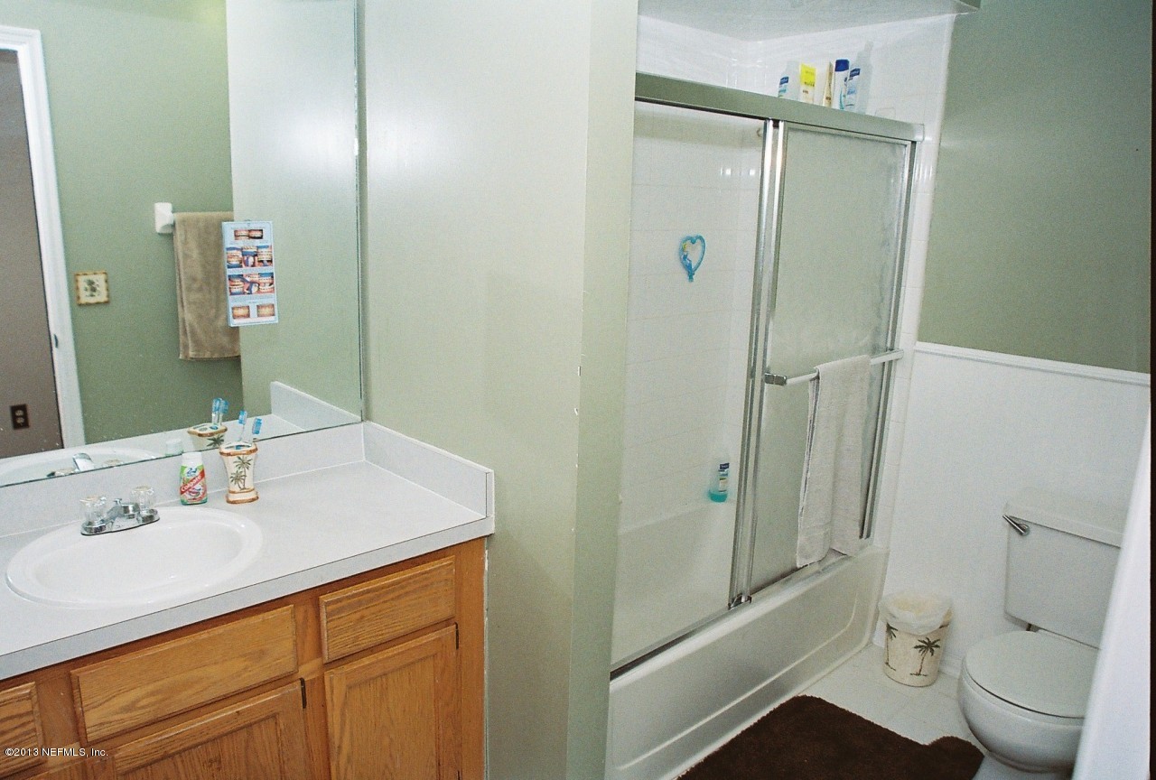 9129 Sable Ridge Court Jacksonville, FL 32244 - Photo 25 of 31 Second Bathroom