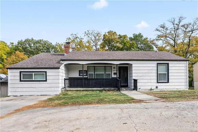 $275,000 | 6501 Blue Ridge Cutoff, Raytown, MO 64133