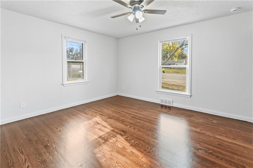 6501 Blue Ridge Cutoff Raytown, MO 64133 - Photo 10 of 18