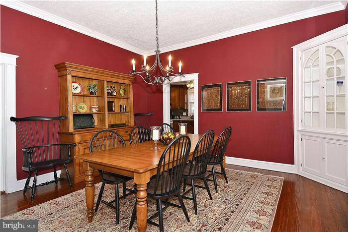 2 Cedarwood Road Baltimore, MD 21228 - Photo 11 of 30 PERFECT for Entertaining!