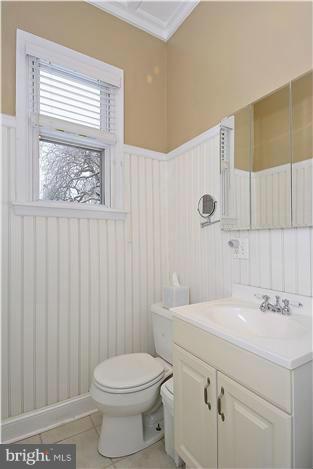2 Cedarwood Road Baltimore, MD 21228 - Photo 18 of 30 Bath