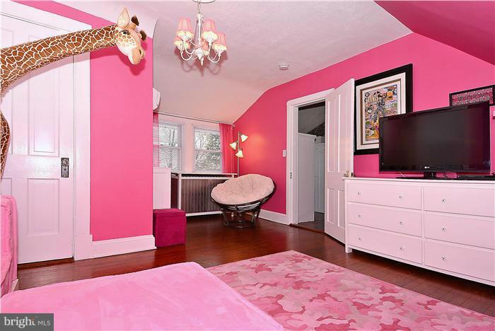 2 Cedarwood Road Baltimore, MD 21228 - Photo 21 of 30 Bedroom #3