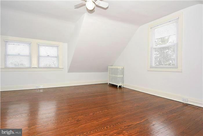 2 Cedarwood Road Baltimore, MD 21228 - Photo 22 of 30 Bedroom #4