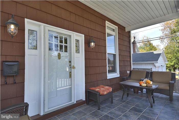 2 Cedarwood Road Baltimore, MD 21228 - Photo 5 of 30 Catch up with Friends on your Spacious Front Porch
