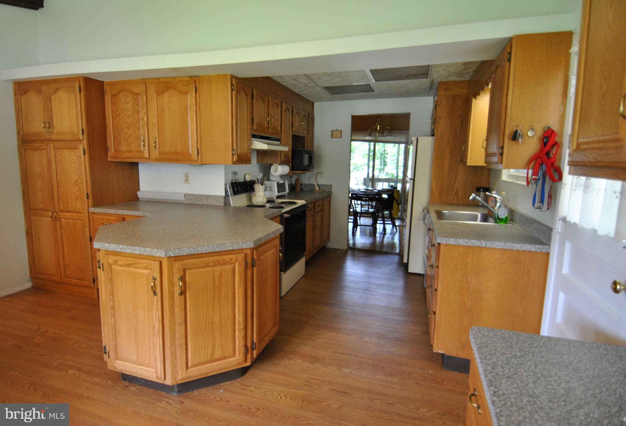 522 Gladhill Road Odenton, MD 21113 - Photo 6 of 9 Kitchen