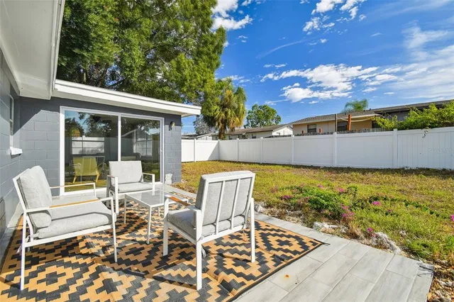 $1,995 | 1411 Coppertree Drive, Tarpon Springs, FL 34689