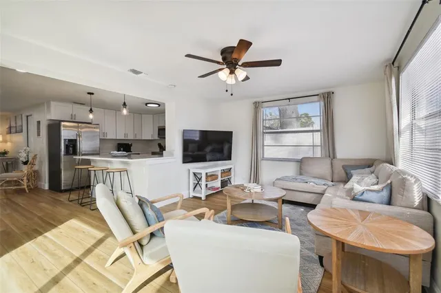 $1,995 | 1411 Coppertree Drive, Tarpon Springs, FL 34689