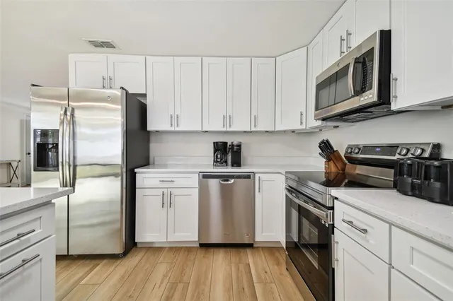 $1,995 | 1411 Coppertree Drive, Tarpon Springs, FL 34689