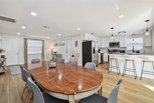 $1,995 | 1411 Coppertree Drive, Tarpon Springs, FL 34689