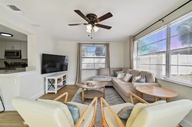 $1,995 | 1411 Coppertree Drive, Tarpon Springs, FL 34689