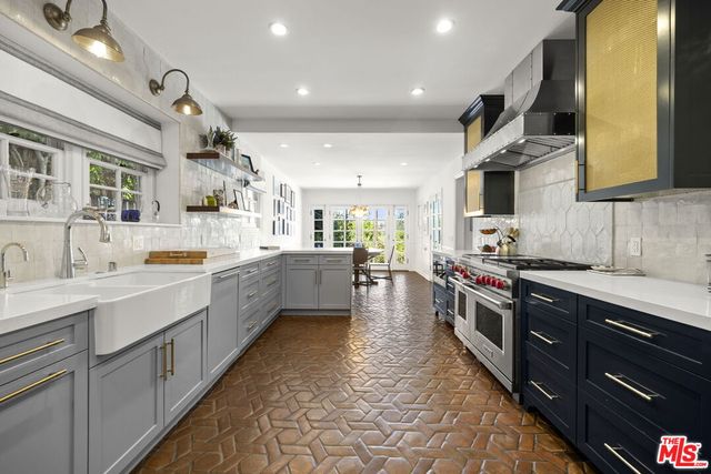 $7,595,000 | 850 Birchwood Drive, Los Angeles, CA 90024