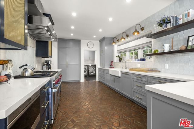 $7,595,000 | 850 Birchwood Drive, Los Angeles, CA 90024