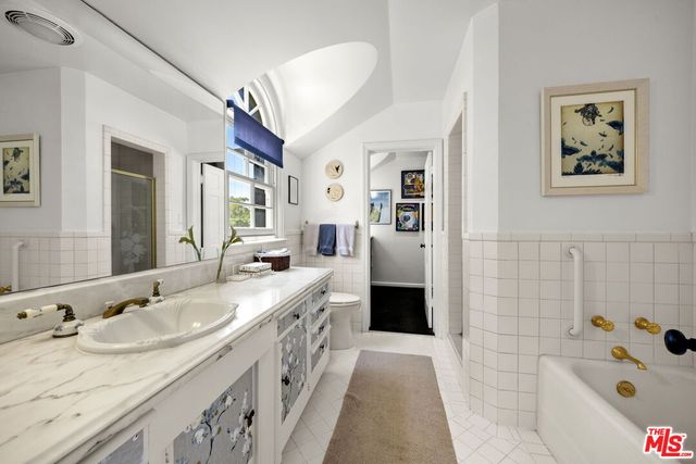 $7,595,000 | 850 Birchwood Drive, Los Angeles, CA 90024