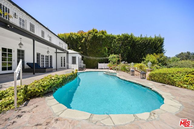 $7,595,000 | 850 Birchwood Drive, Los Angeles, CA 90024