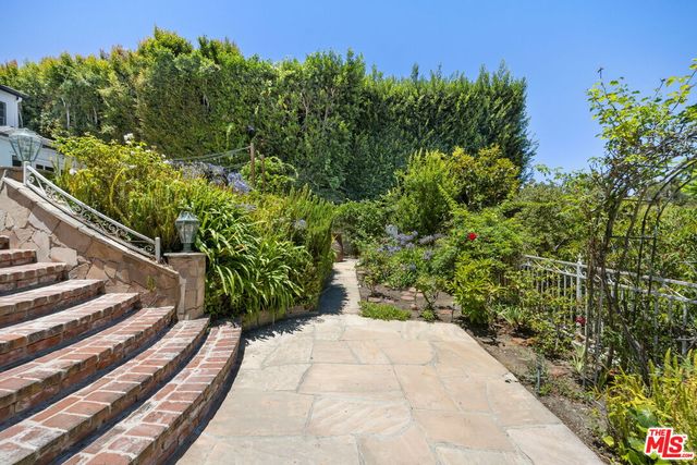 $7,595,000 | 850 Birchwood Drive, Los Angeles, CA 90024