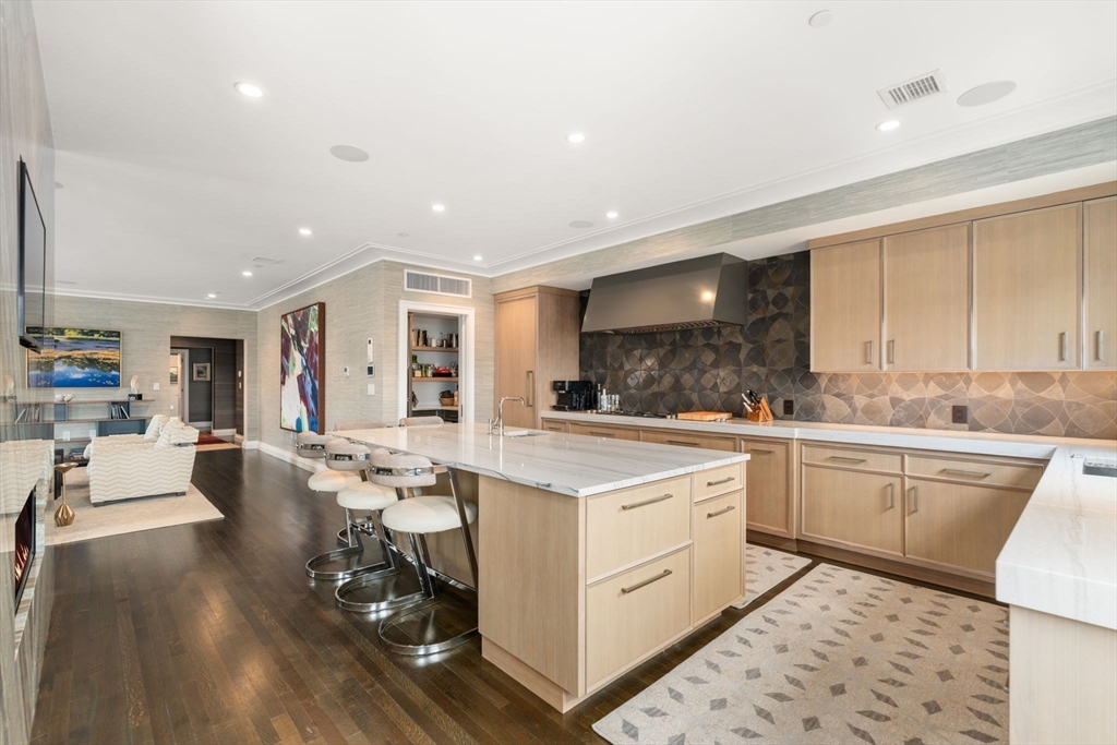 401 Beacon Street, Unit PH Boston, MA 02115 - Photo 15 of 35