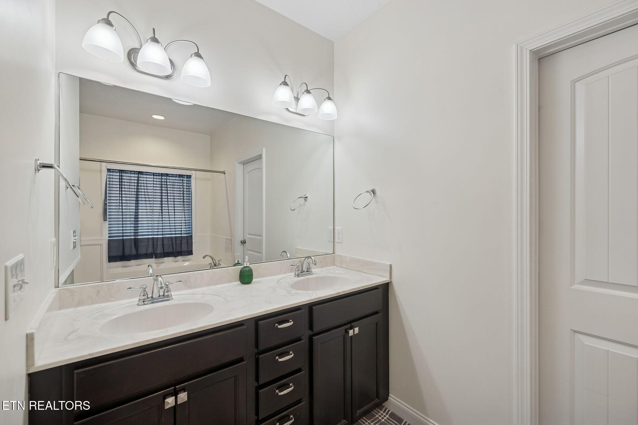 487 Broadberry Avenue Oak Ridge, TN 37830 - Photo 15 of 52 Gallery Image 15