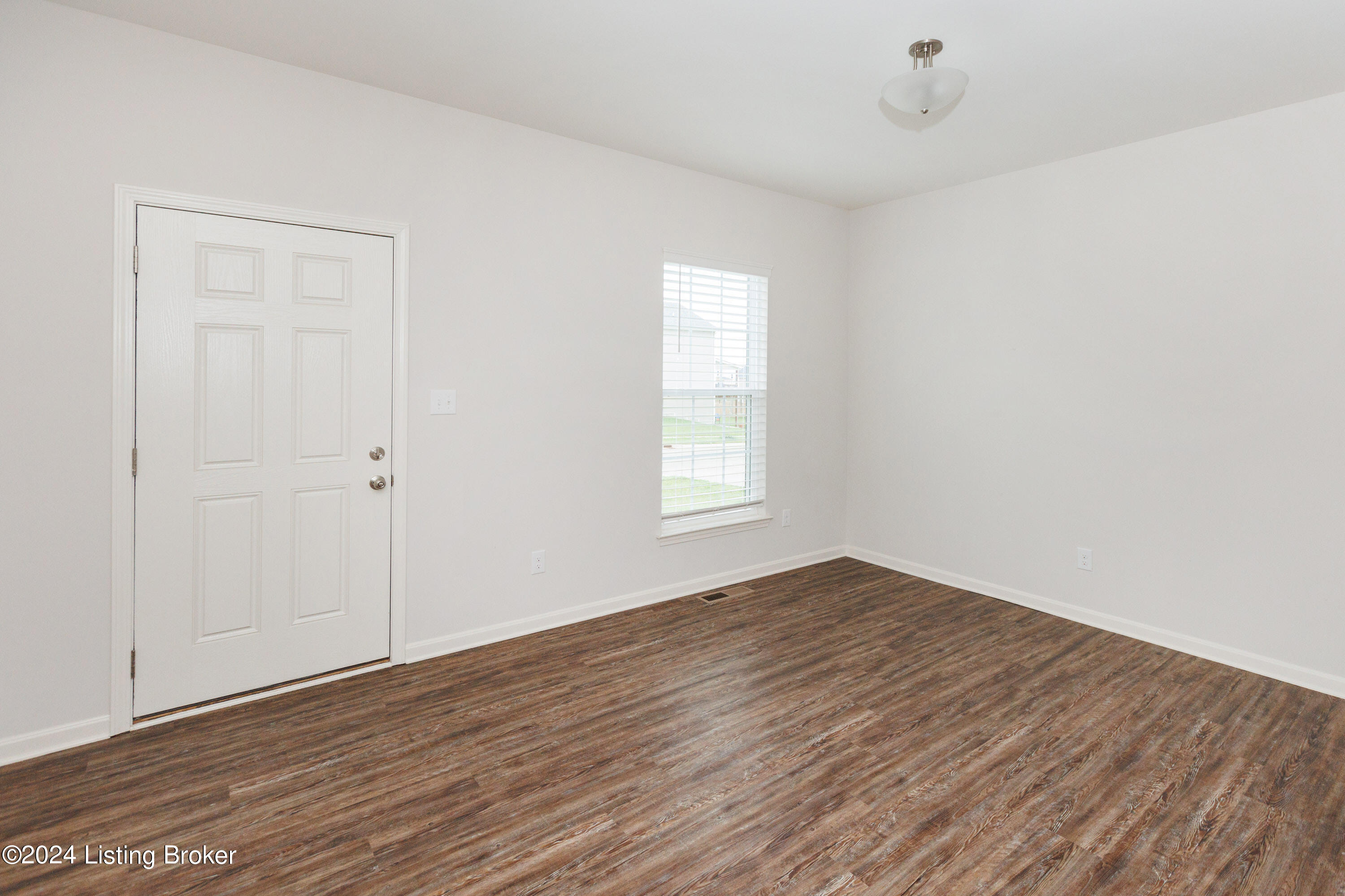 8414 Gateway Run Road Louisville, KY 40229 - Photo 4 of 44 Gateway_005
