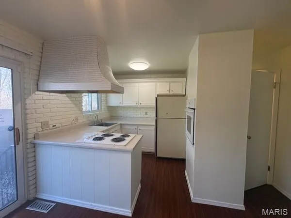$115,000 | 1278 North And South Road, Unit 1278, St. Louis, MO 63130