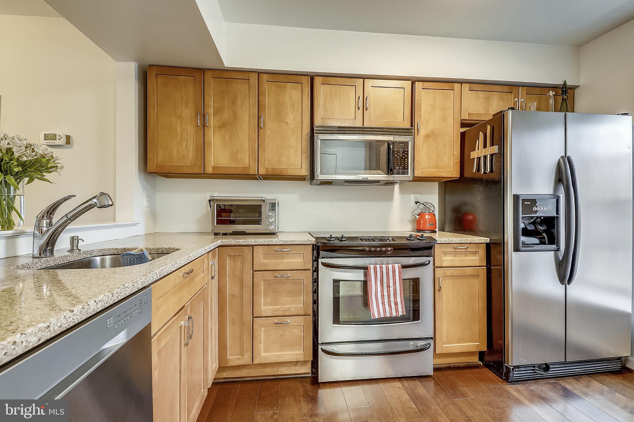 2066 Derby Ridge Lane, Unit 318 Silver Spring, MD 20910 - Photo 7 of 29 Kitchen with updated features